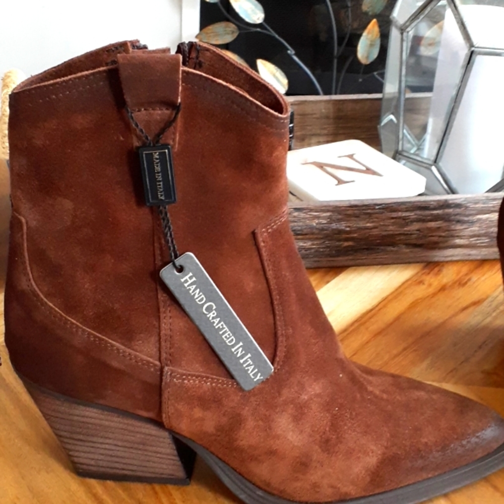 Emanuele Crasto NWT western suede 👢
